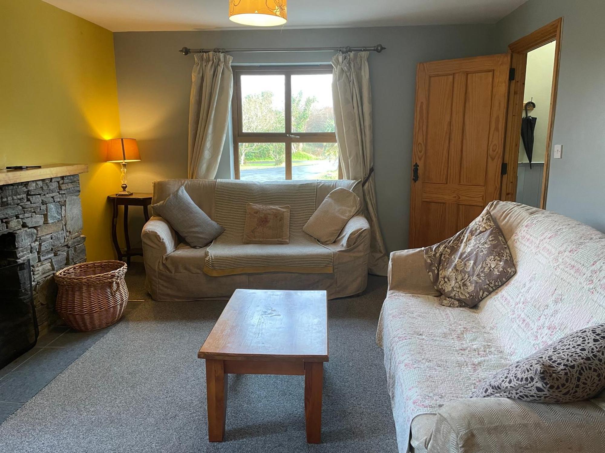 Letterfrack Farm Cottage In Village On A Farm Beside Connemara National Park Luaran gambar